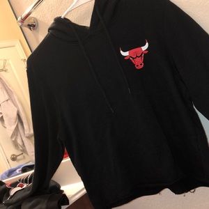 A Chicago bulls crop top sweater